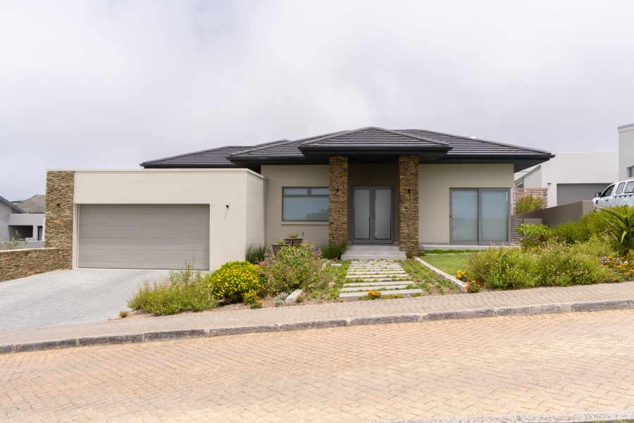 4 Bedroom Property for Sale in Oubaai Western Cape